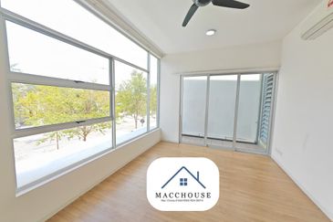 Parkfield Residences, Tropicana Heights