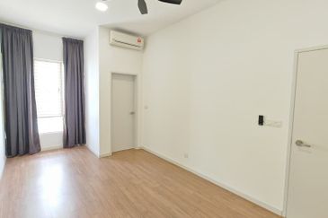 Parkfield Residences, Tropicana Heights