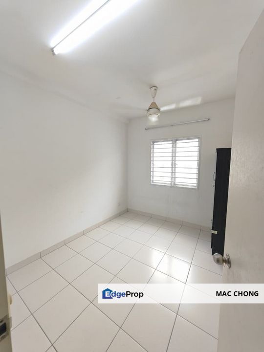 Karisma Apartment @ Eco Majestic, Semenyih, Selangor Full Grill & Well Kept Property, Selangor, Semenyih