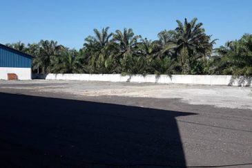 Factory at Jalan Klang Banting, Jenjarom for Sale