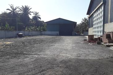 Factory at Jalan Klang Banting, Jenjarom for Sale