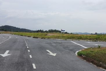 Batu Arang Industrial Land, Kota Puteri, Batu Aran