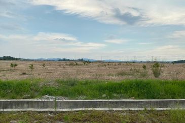 Batu Arang Industrial Land, Kota Puteri, Batu Aran