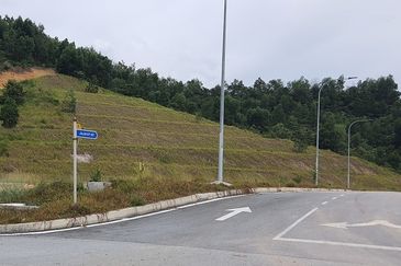 Batu Arang Industrial Land, Kota Puteri, Batu Aran