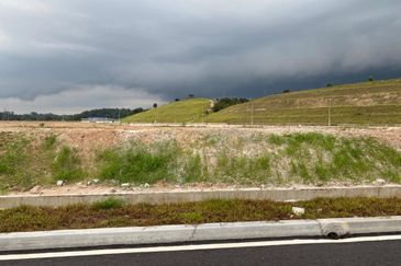 Batu Arang Industrial Land, Kota Puteri, Batu Aran