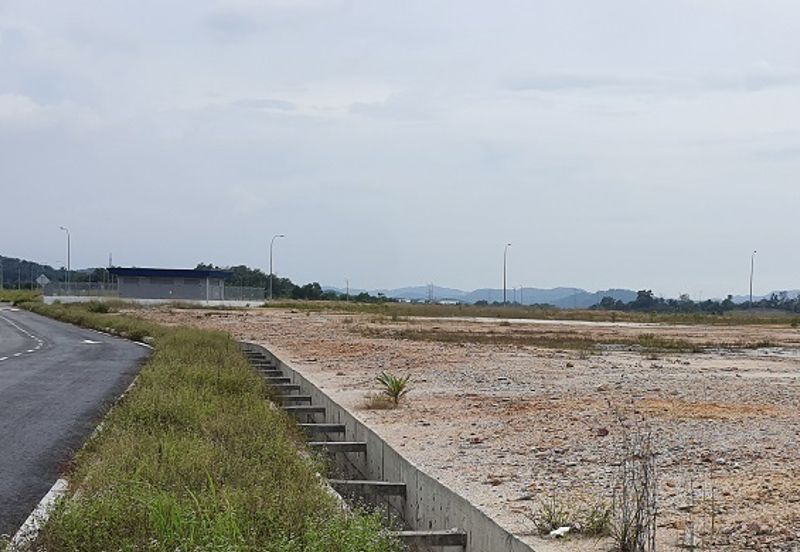 Batu Arang Industrial Land, Kota Puteri, Batu Aran