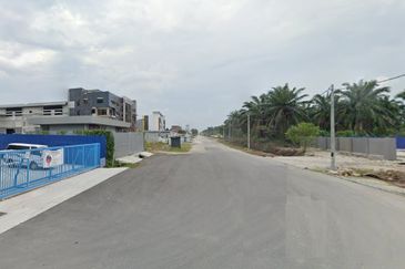 Industrial Zoning Land in Sijangkang for Sale