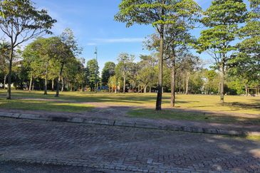 Bungalow Land Jalan Menara U8, Bukit Jelutong