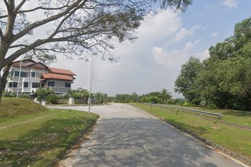 KGSAAS Golf Club, Seksyen 13