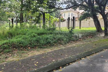 Bungalow Land at Menara U8, Bukit Jelutong