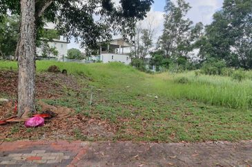 Bungalow Land at Menara U8, Bukit Jelutong