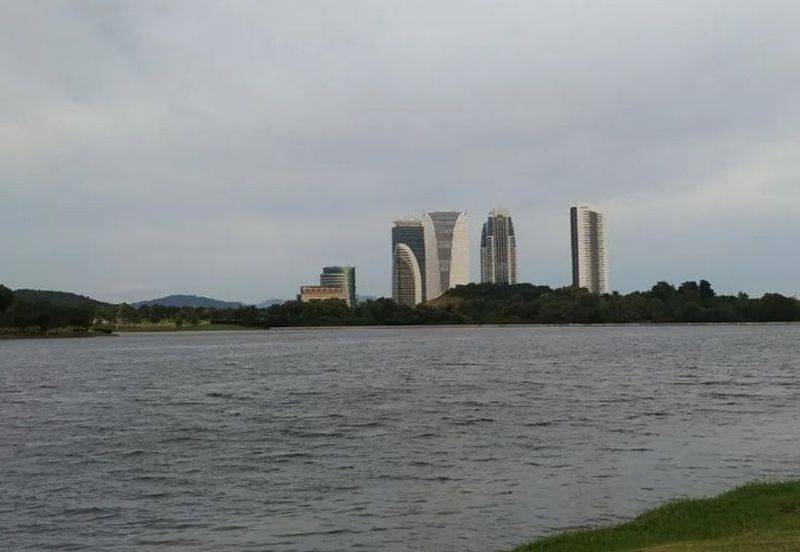 Perdana Lakeview East