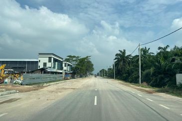 Industrial Zoning Land in Sijangkang for Sale