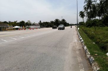 Petrol Station Land, Jalan Rawang, Kuala Selangor