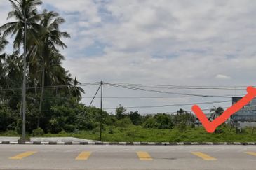 Petrol Station Land, Jalan Rawang, Kuala Selangor