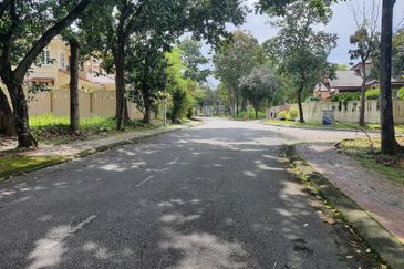 Bungalow Land, U8/12, Bukit Jelutong, Shah Alam 