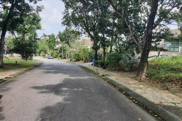 Bungalow Land, U8/12, Bukit Jelutong, Shah Alam 