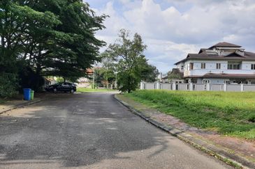 Bungalow Land, U8/12, Bukit Jelutong, Shah Alam 