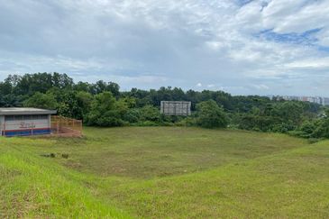 KGSAAS Golf Club, Seksyen 13