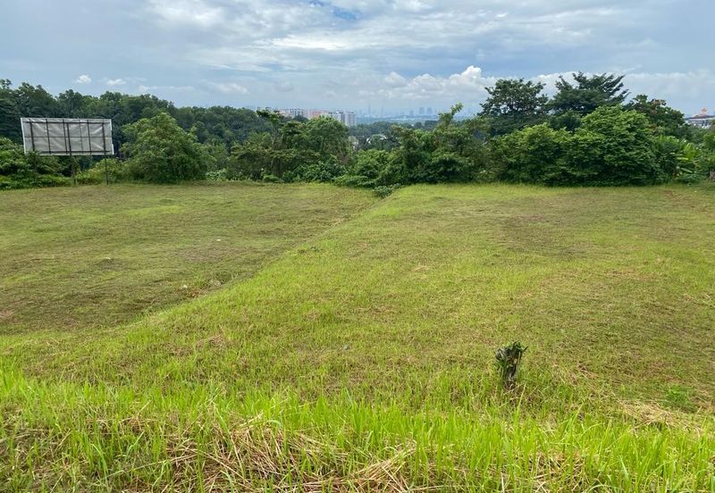 KGSAAS Golf Club, Seksyen 13