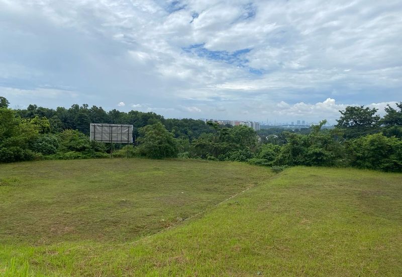 KGSAAS Golf Club, Seksyen 13