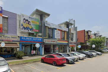 Double Storey Shoplot @ Jalan Kemuning Indah S32/S Kemuning Utama for Sale