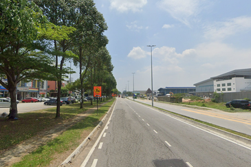 Double Storey Shoplot @ Jalan Kemuning Indah S32/S Kemuning Utama for Sale