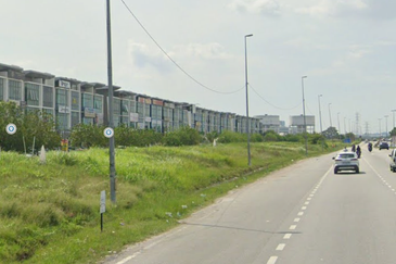 3 storey shop lot, Canary Garden @ Bandar Bestari, Klang 