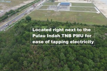 West Port, Pulau Indah