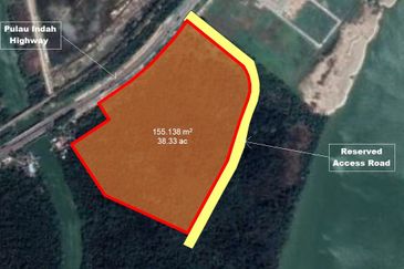 West Port, Pulau Indah