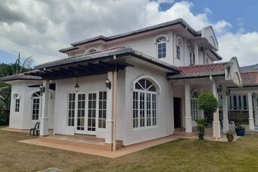 2 Storey Bungalow at Jalan Mihrab, Bukit Jelutong, Shah Alam for Sale