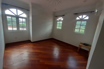 2 Storey Bungalow at Jalan Mihrab, Bukit Jelutong, Shah Alam for Sale