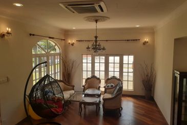 2 Storey Bungalow at Jalan Mihrab, Bukit Jelutong, Shah Alam for Sale