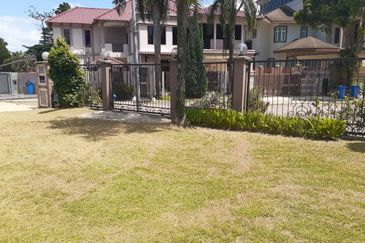 2 Storey Bungalow at Jalan Mihrab, Bukit Jelutong, Shah Alam for Sale