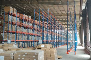 Factory / Warehouse Jalan Dahlia, Kawasan Perindustrian Meru Timur, Klang for Sale