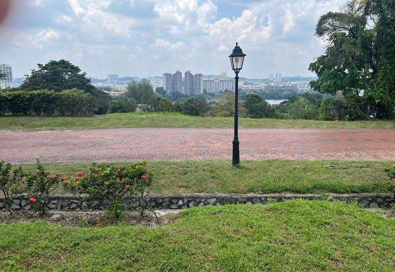 Jalan Timah, Mines Golf Resort City