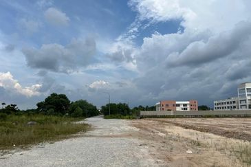 Industrial Zoning Land @ Olak Lempik Tanjung Dua Belas, Banting, Kuala Langat for Sale