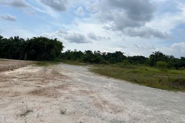 Industrial Zoning Land @ Olak Lempik Tanjung Dua Belas, Banting, Kuala Langat for Sale