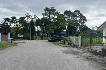 BANDAR ENSTEK (JENTAYU)