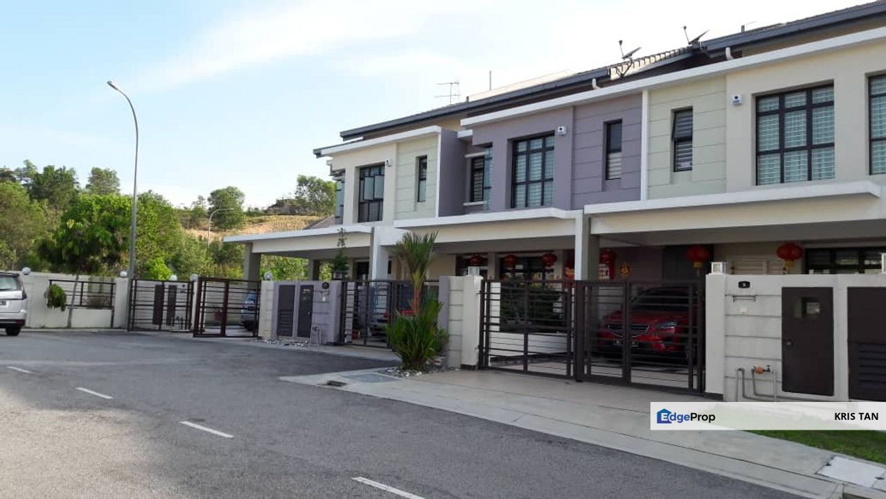 Corner Freehold Bsl3 Bukit Sungai Long 3 2 Sty For Sale Rm1 050 000 By Kris Tan Edgeprop My