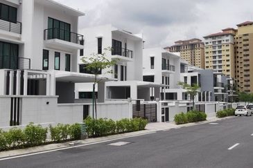 Villa 33, Bukit Manda'rina