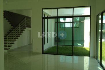 Villa 33, Bukit Manda'rina