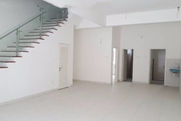 3 Storey Superlink House, Freehold, Brand new