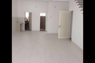 3 Storey Superlink House, Freehold, Brand new