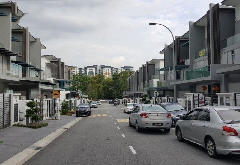 3 Storey Superlink House, Freehold, Brand new