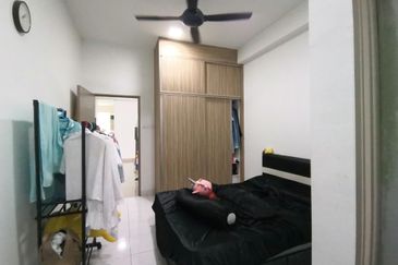 Neos @ PandanMas Townhouse