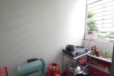 Neos @ PandanMas Townhouse