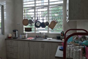 Neos @ PandanMas Townhouse