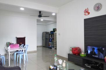 Neos @ PandanMas Townhouse