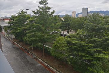 Neos @ PandanMas Townhouse